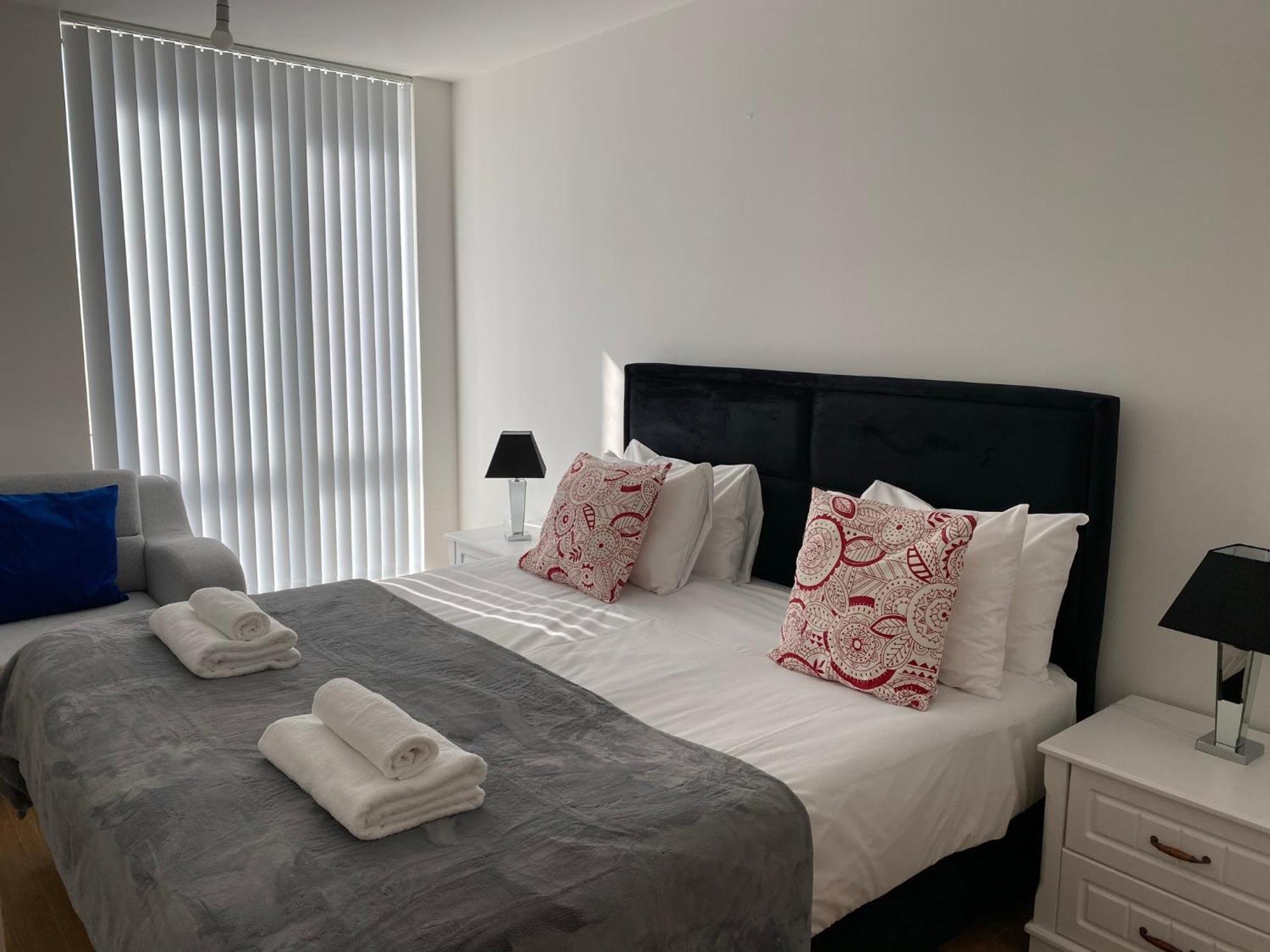 Berks Luxury Serviced Apartments , Free Parking, Free Gym And Free Wifi Bracknell Room photo